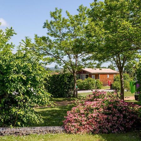 Camping Onlycamp Pierre & Sources Volvic Extérieur photo