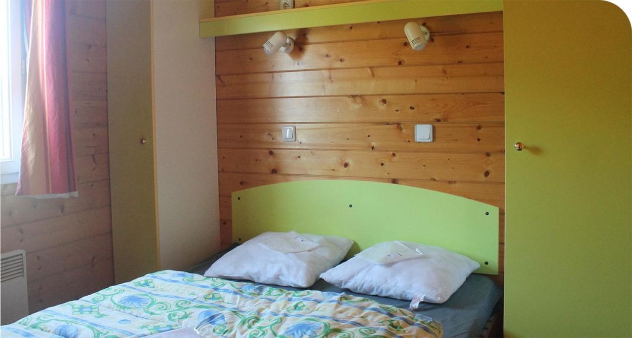 Camping Onlycamp Pierre & Sources Volvic Extérieur photo