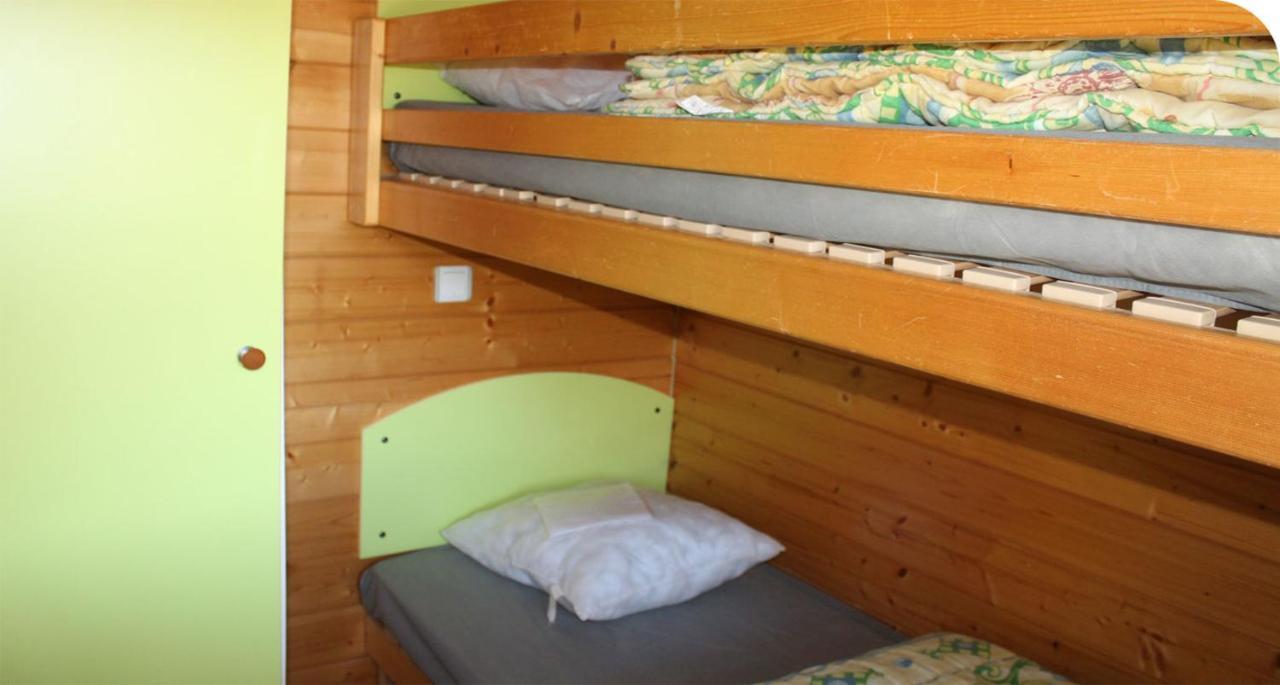 Camping Onlycamp Pierre & Sources Volvic Extérieur photo