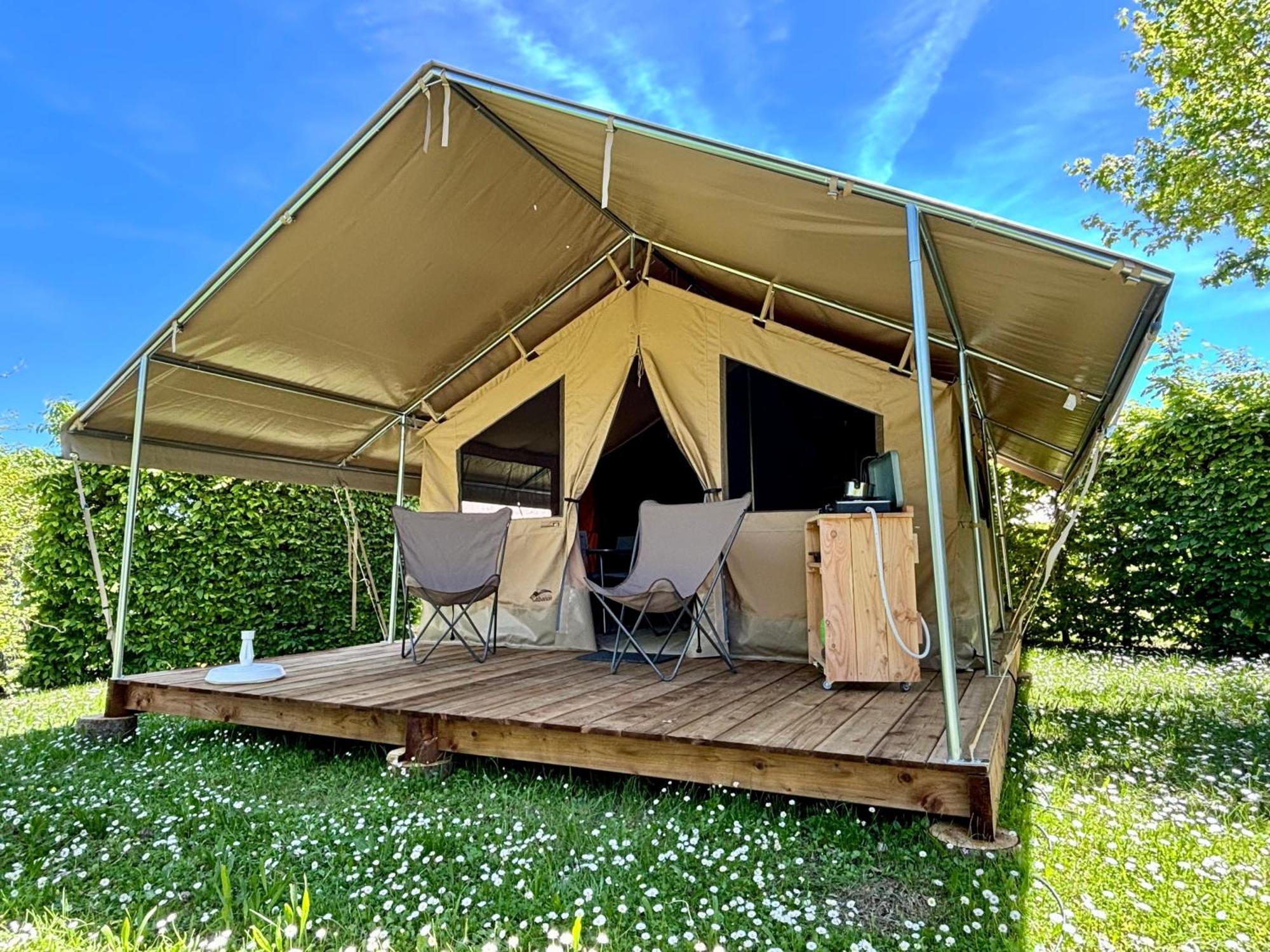 Camping Onlycamp Pierre & Sources Volvic Extérieur photo