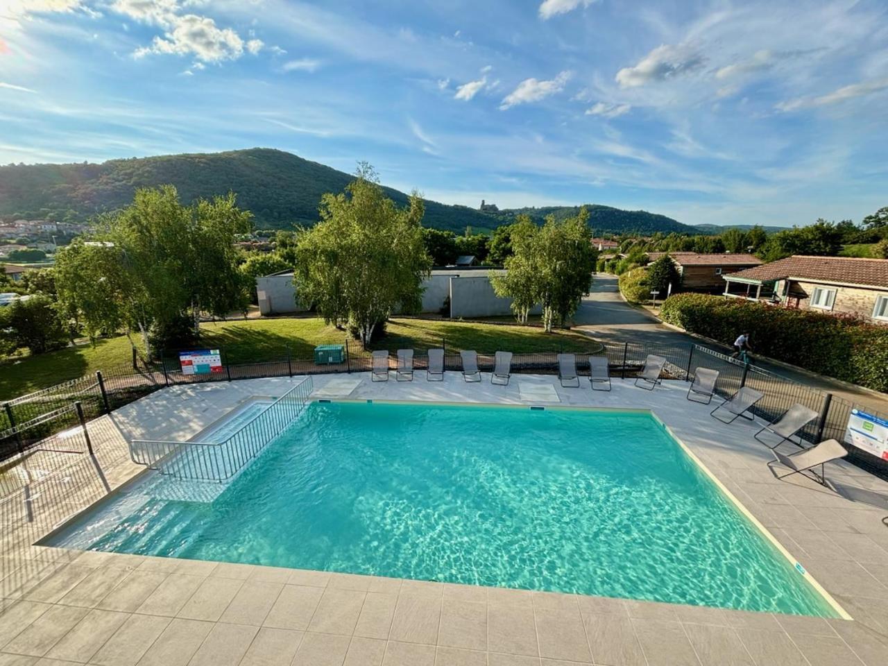 Camping Onlycamp Pierre & Sources Volvic Extérieur photo